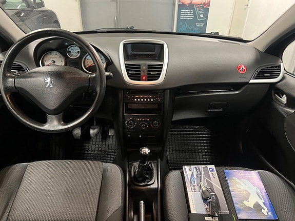 Peugeot 207 SW 7 of 15