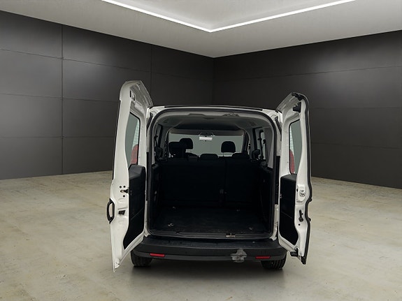 Opel Combo Life 11 of 26