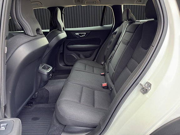 Volvo V60 Cross Country 14 of 20