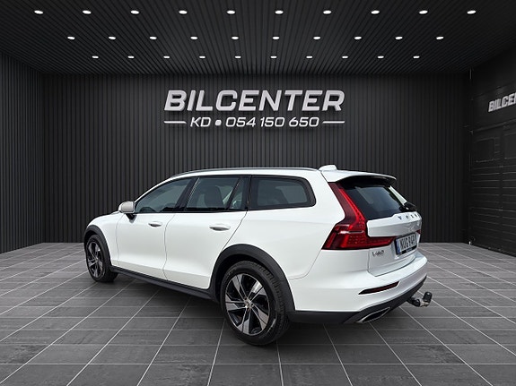 Volvo V60 Cross Country 6 of 20