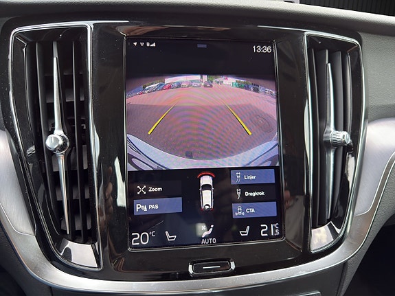 Volvo V60 Cross Country 18 of 20