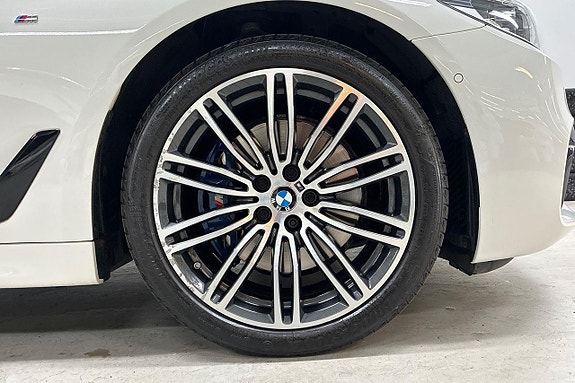 BMW 530i 11 of 30