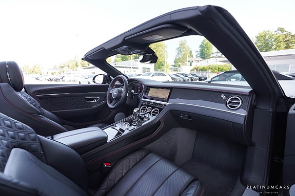 Bentley Continental GTC 11 of 26