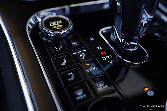 Bentley Continental GTC 19 of 26