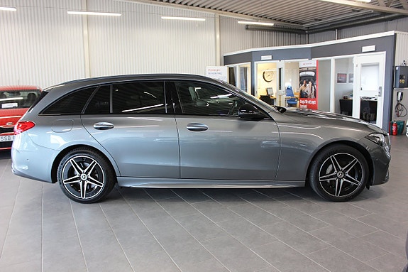 Mercedes-Benz C300 5 of 16