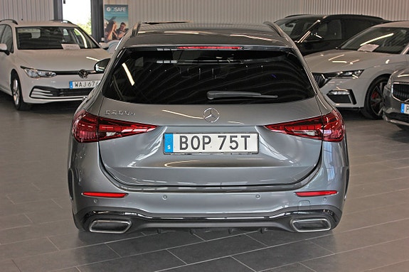 Mercedes-Benz C300 8 of 16