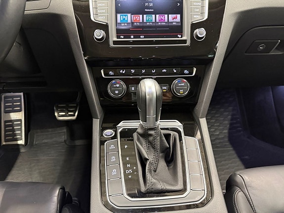 Volkswagen Passat Alltrack 10 of 22