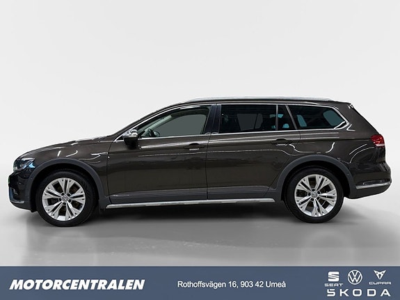 Volkswagen Passat Alltrack 3 of 22