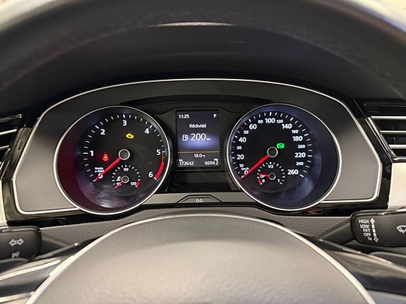 Volkswagen Passat Alltrack 9 of 22