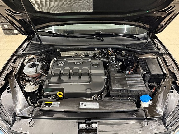 Volkswagen Passat Alltrack 15 of 22
