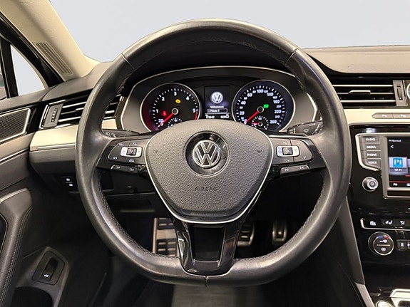 Volkswagen Passat Alltrack 8 of 22