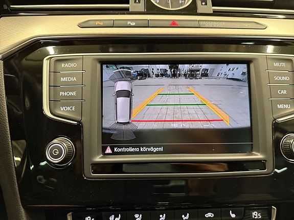 Volkswagen Passat Alltrack 20 of 22