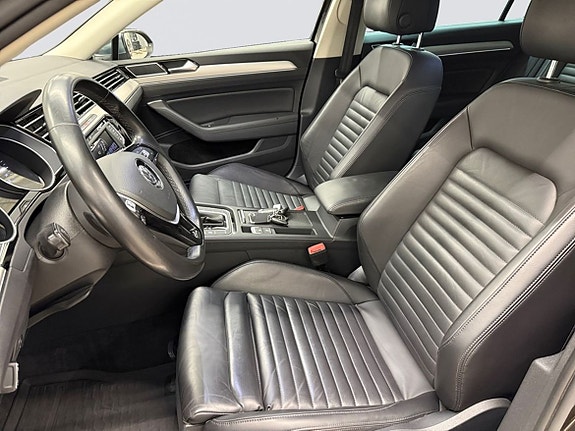 Volkswagen Passat Alltrack 21 of 22