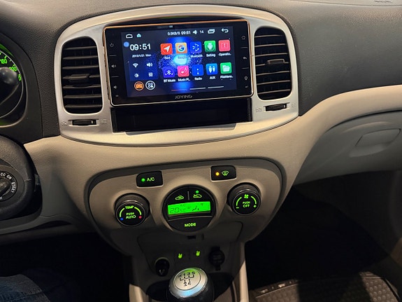 Hyundai Accent 11 of 12