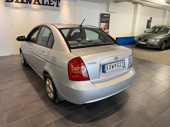 Hyundai Accent 5 of 12