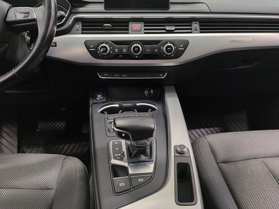 Audi A4 11 of 21