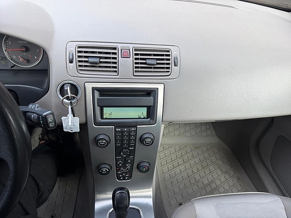 Volvo V50 10 of 23