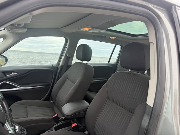 Opel Zafira Tourer 8 of 16