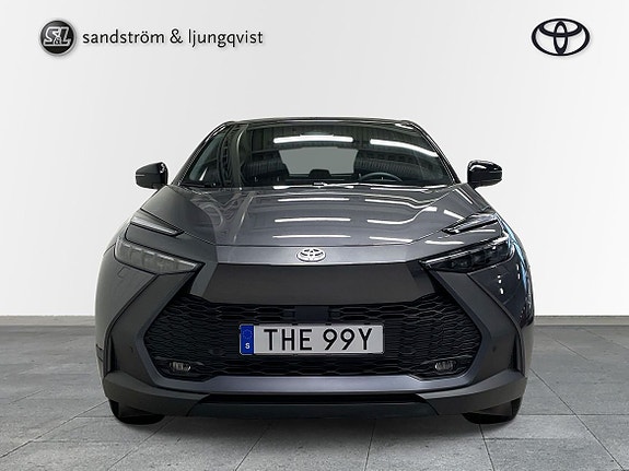 Toyota C-HR 2 of 10