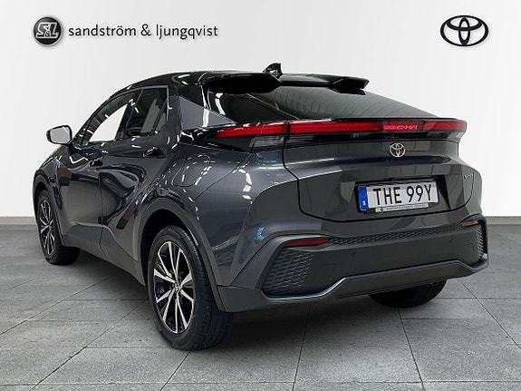 Toyota C-HR 4 of 10