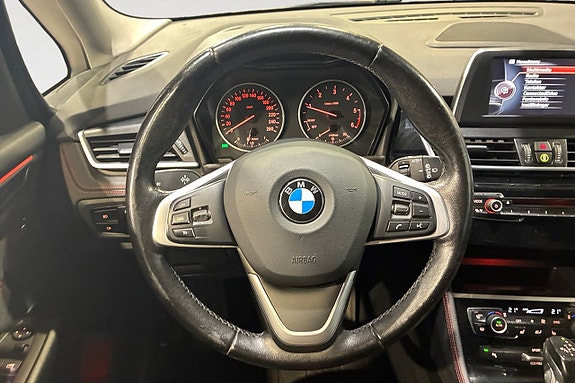 BMW 218 13 of 17