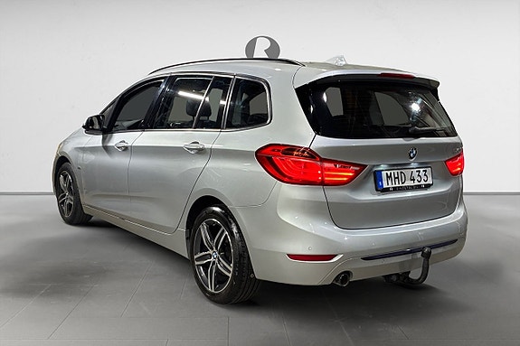 BMW 218 5 of 17