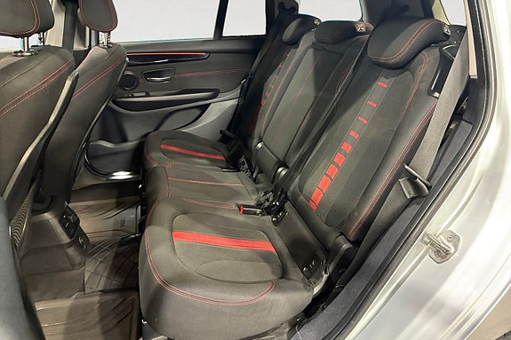 BMW 218 14 of 17
