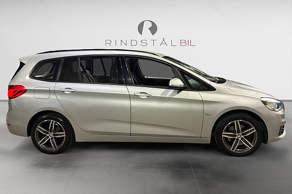 BMW 218 8 of 17