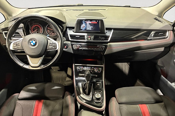 BMW 218 11 of 17