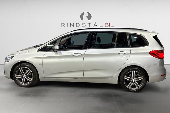 BMW 218 4 of 17
