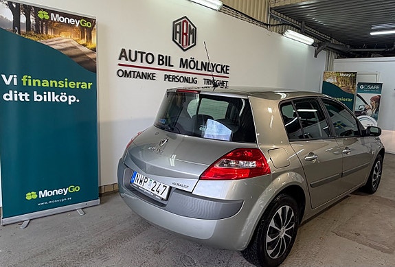 Renault Megane 10 of 13