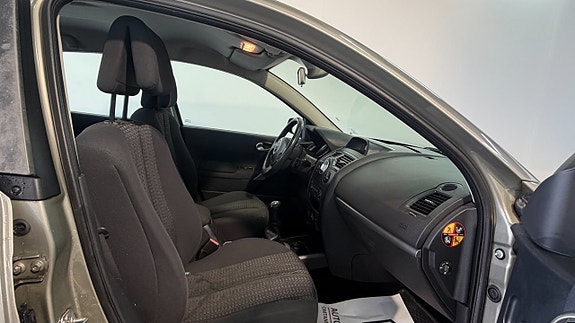 Renault Megane 11 of 13