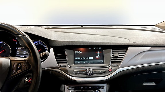 Opel Astra 9 of 18