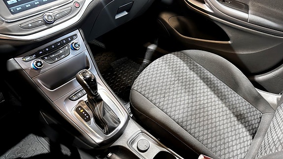Opel Astra 16 of 18