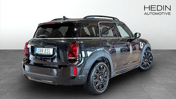 MINI Countryman SE 2 of 9