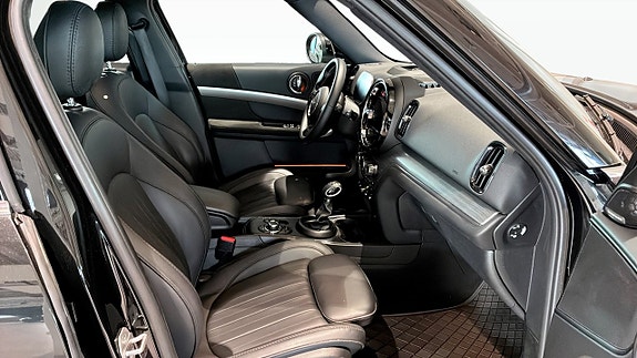 MINI Countryman SE 3 of 9