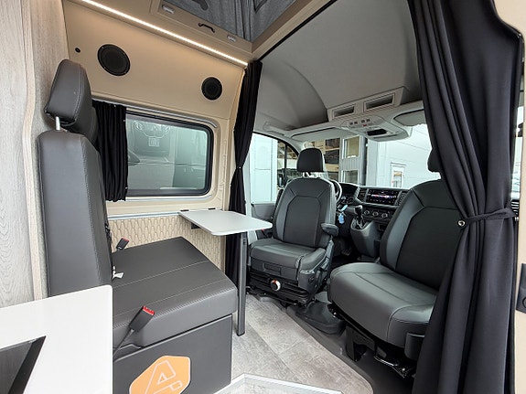 Volkswagen Crafter 177HK AUT (5 bältad) Pop-up tak & soffa/dubbelsäng bak inverter, kompressorkyl, induktionshäll! GASOL 2 of 21