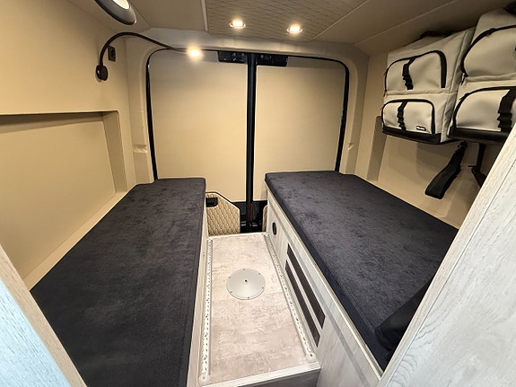Volkswagen Crafter 177HK AUT (5 bältad) Pop-up tak & soffa/dubbelsäng bak inverter, kompressorkyl, induktionshäll! GASOL 9 of 21
