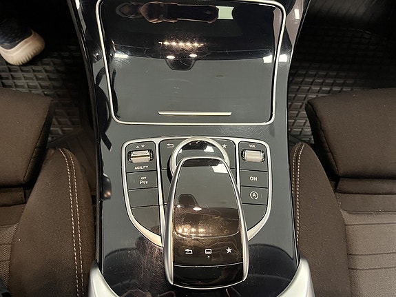Mercedes-Benz C180 16 of 19