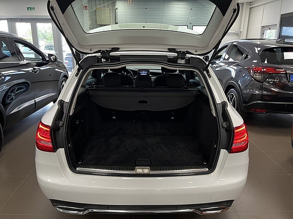 Mercedes-Benz C180 5 of 19