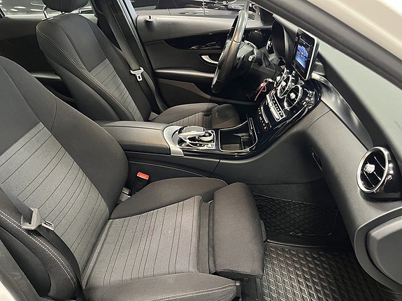 Mercedes-Benz C180 9 of 19
