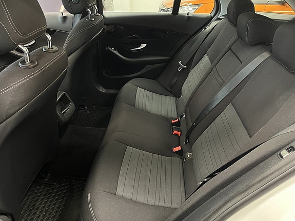 Mercedes-Benz C180 7 of 19