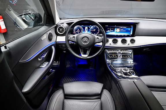 Mercedes-Benz E220 17 of 26