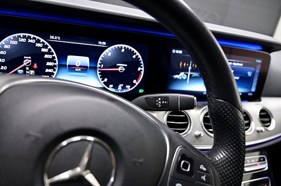 Mercedes-Benz E220 20 of 26