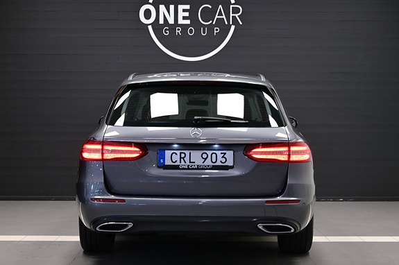 Mercedes-Benz E220 7 of 26