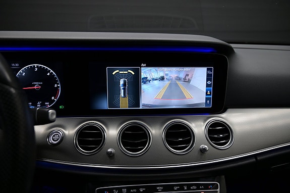 Mercedes-Benz E220 23 of 26