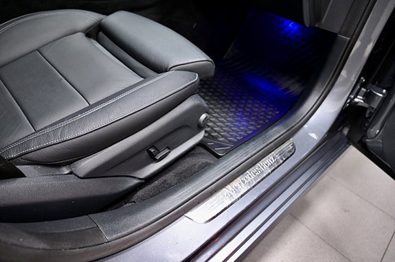 Mercedes-Benz E220 13 of 26