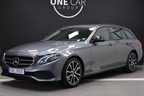 Mercedes-Benz E220 2 of 26