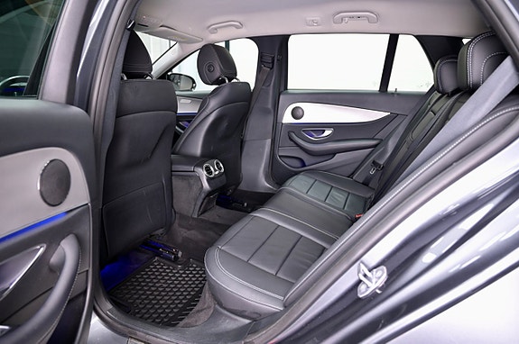 Mercedes-Benz E220 11 of 26