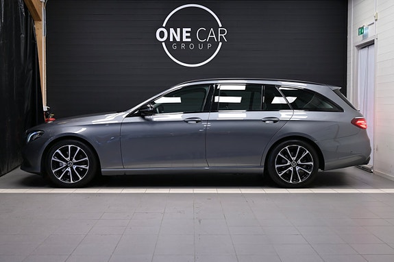 Mercedes-Benz E220 4 of 26
